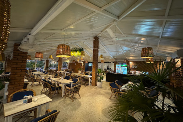 Mikey's Place Bar & Restaurant