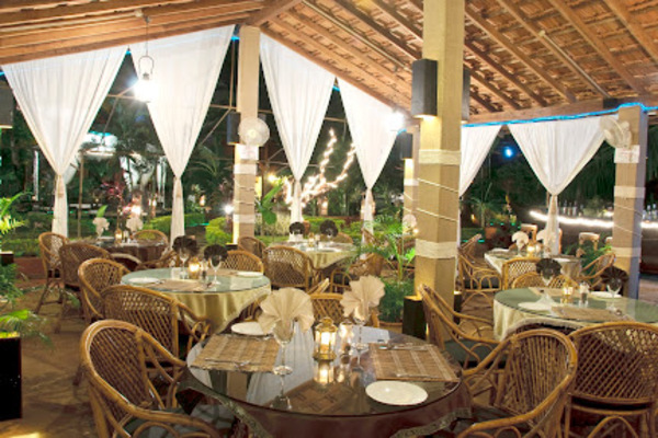 Shivers Garden Bar & Restaurant